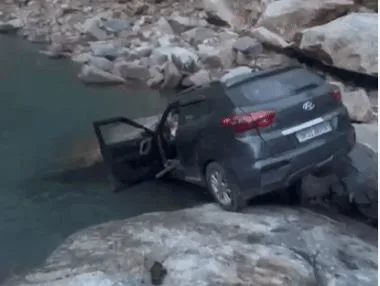 Kedarnath Highway Accident Miracle as 4 Survive Deep Fall