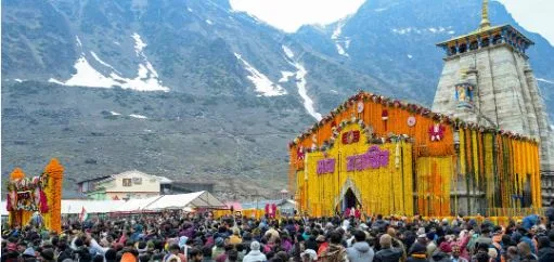 Kedarnath Firecrackers Alert Police File Case Against Tourists