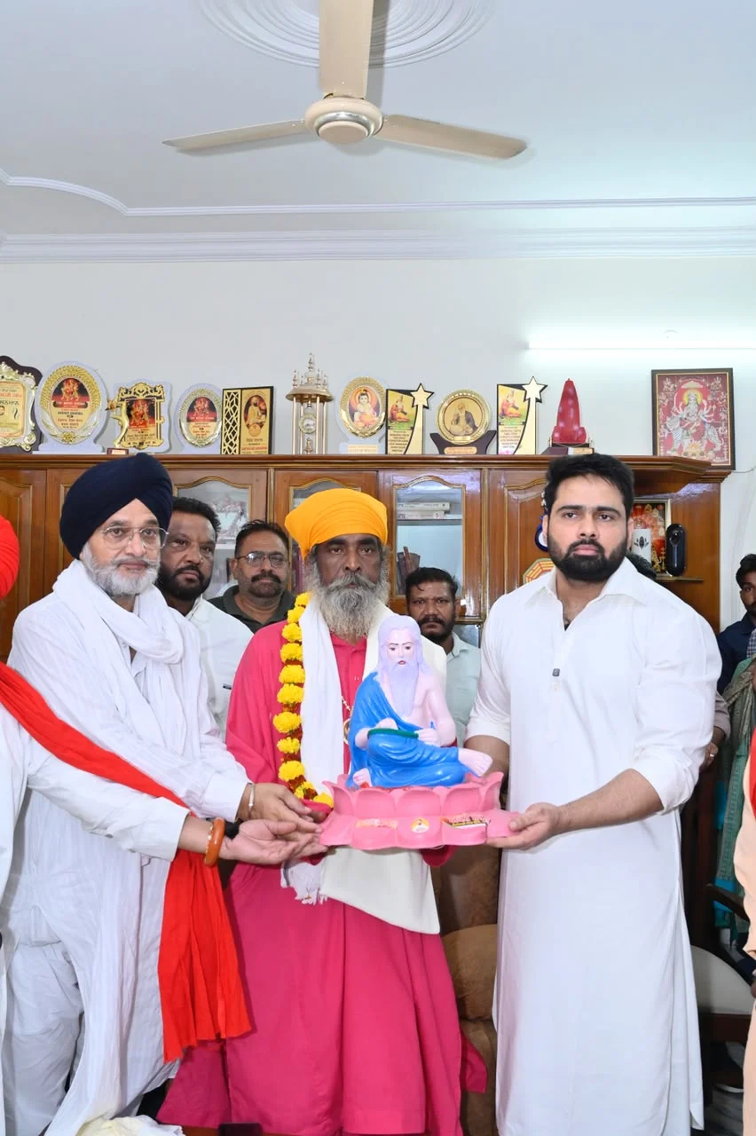 Akshay Sharma Chief Guest at Prakash Diwas Shobha Yatra