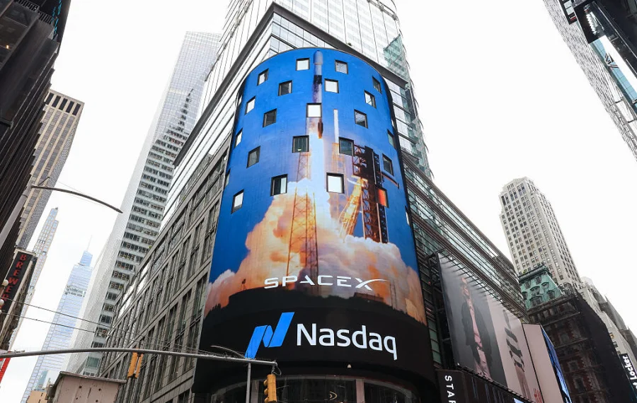 SpaceX Shares Drop 10% on Massive AI Spending Plan