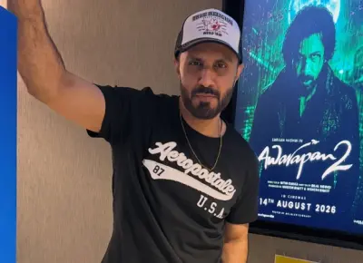Mustafa Zahid Emotional as Toh Phir Aao Plays in Awarapan 2