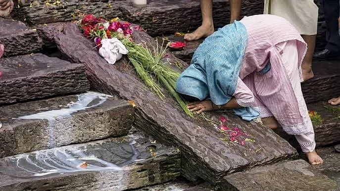 Nepal Floods: Families Perform Last Rites for Missing