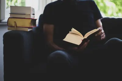 AI Cuts CEO Reading Time: New Warning