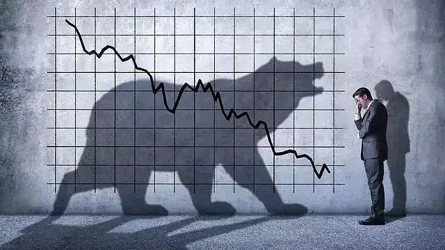 Sensex Falls 48 Points as FIIs Sell Rs 9,980 Crore