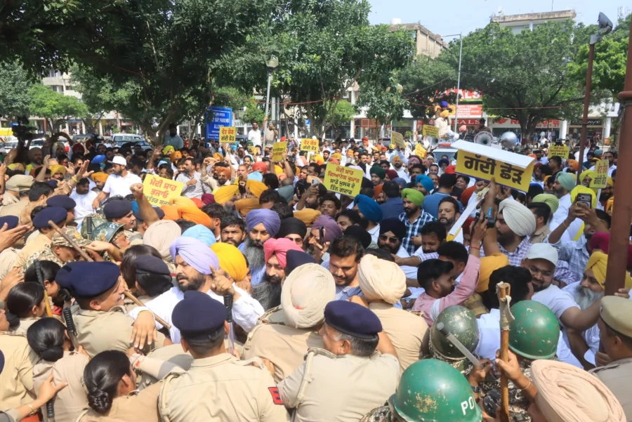 AAP Protest Against CEC Gyanesh Kumar Sparks Detentions